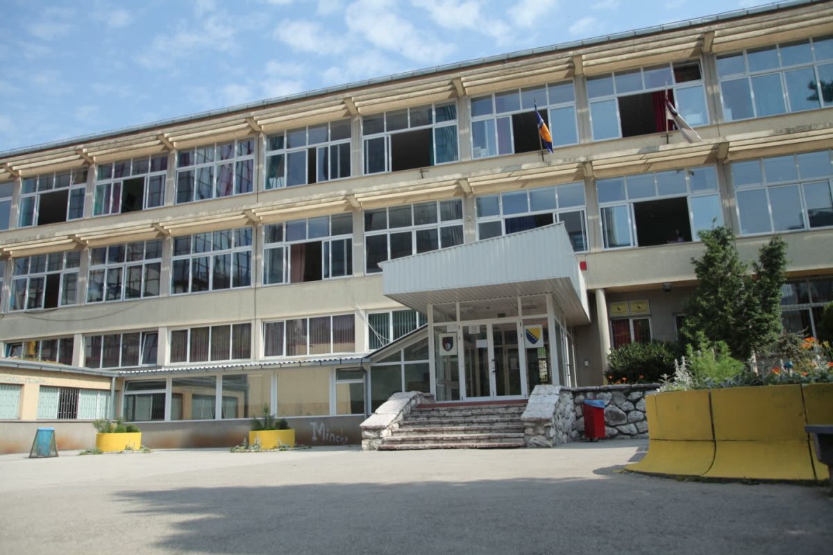 JU Osnovna škola „Isak Samokovlija“