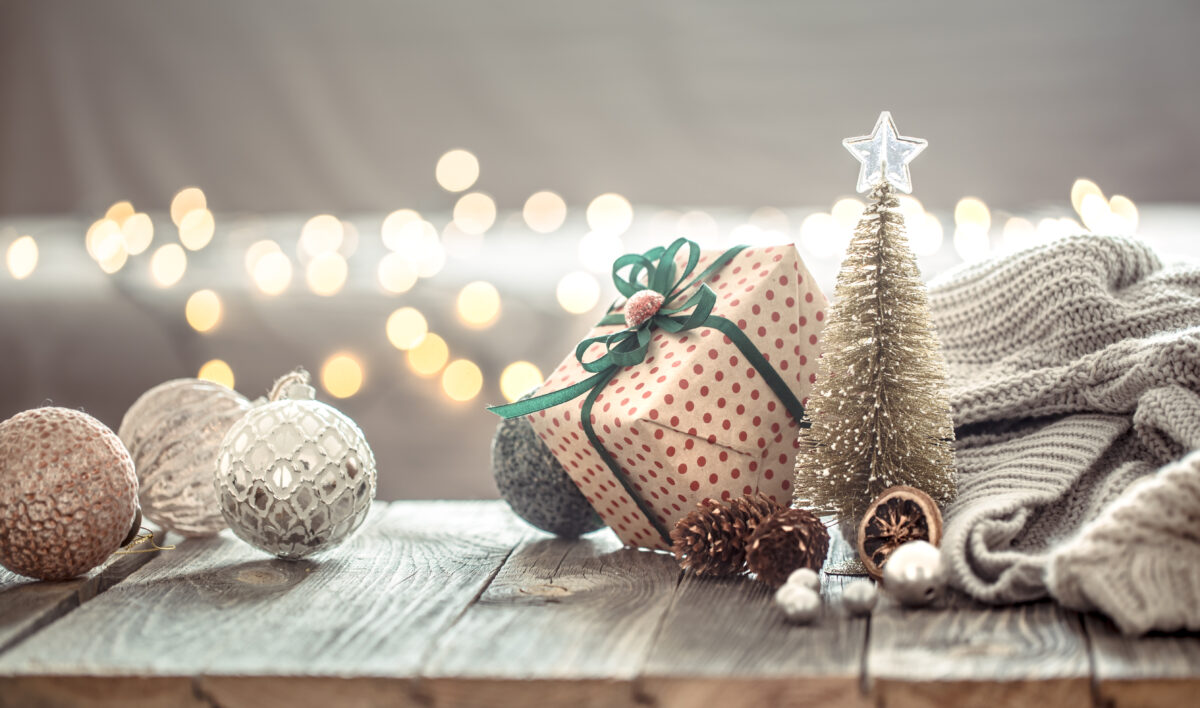 Ways to save energy during the holiday season